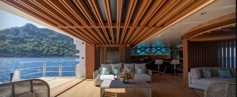 Luxury at Sea: Rent Yacht in Dubai