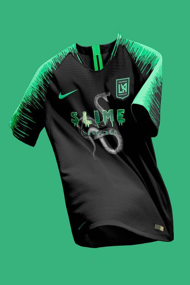 Your Team’s Identity: Customizable Soccer Uniforms